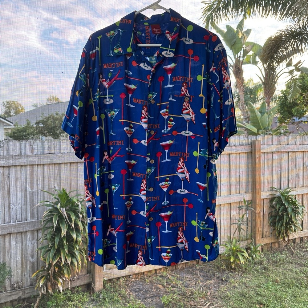 Junction West men's Hawaiian shirt size XL martini